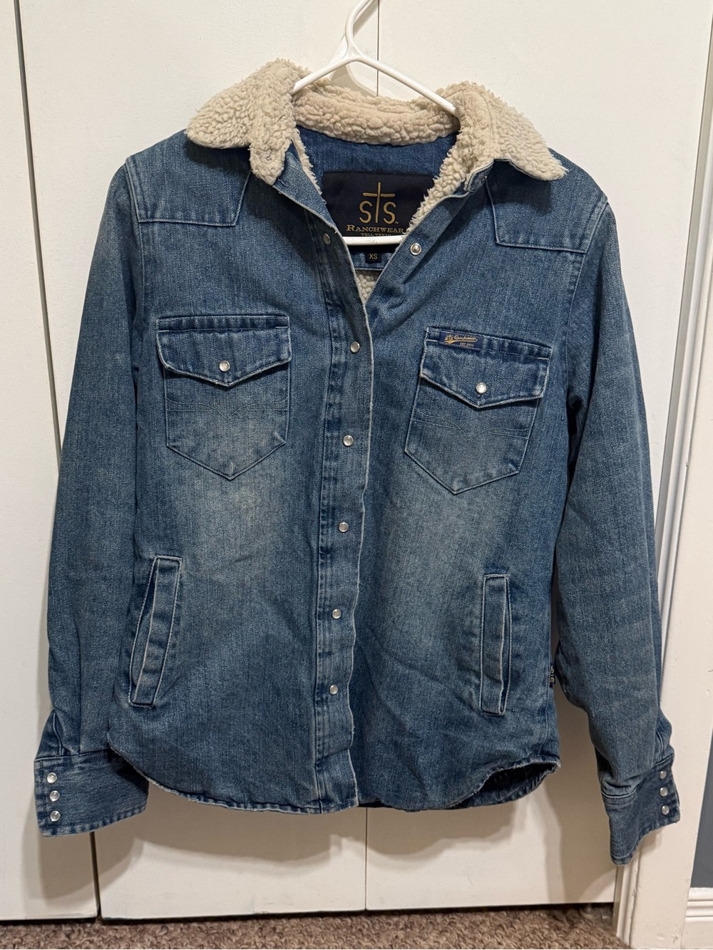 STS Ranchwear Denim Jacket with Cream Sherpa Collar